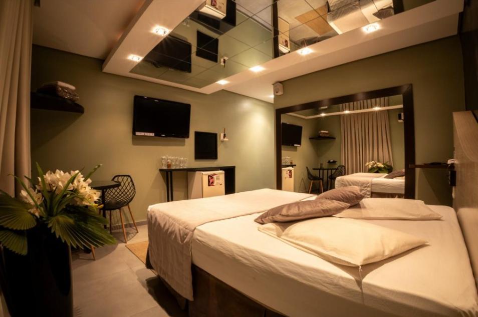 Florence Motel - Santo Angelo-Rs ภายนอก รูปภาพ